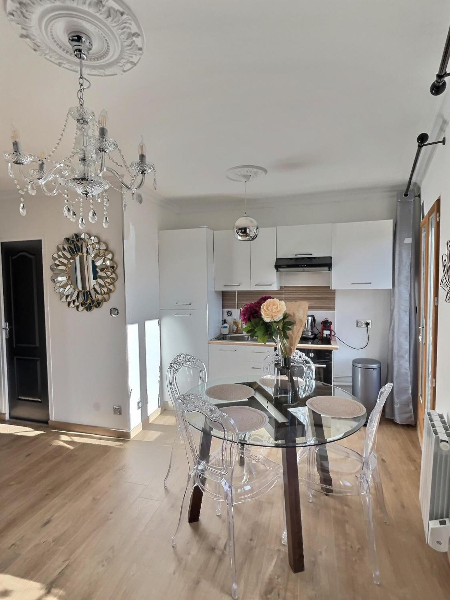 Appartement De Charme Avec Balcon Au Pied Des Commerces Безие Екстериор снимка