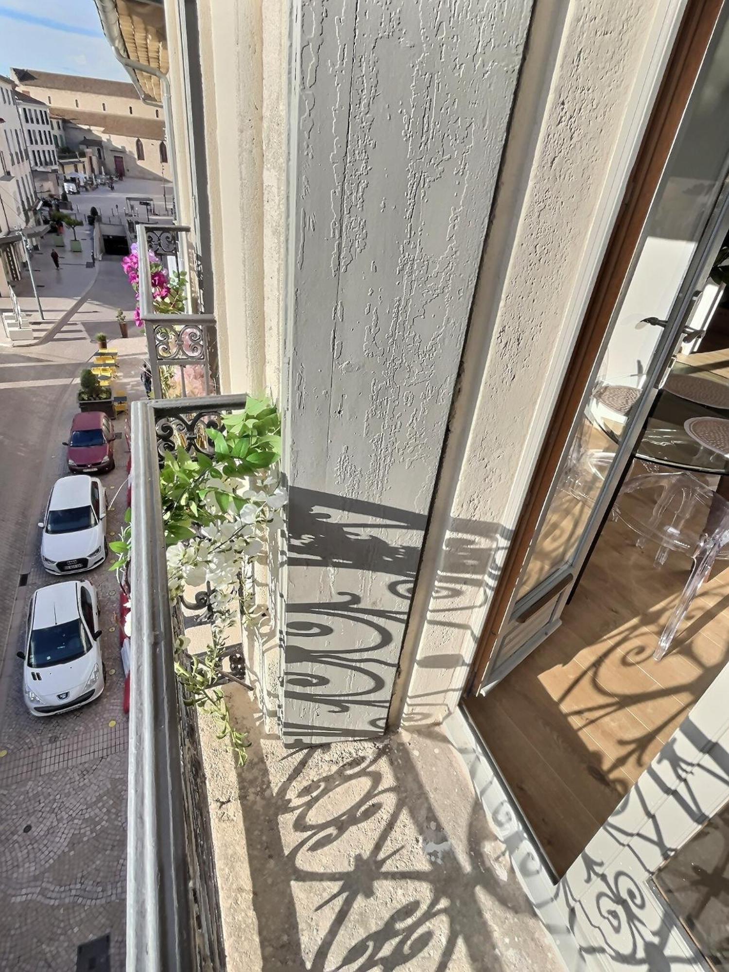 Appartement De Charme Avec Balcon Au Pied Des Commerces Безие Екстериор снимка