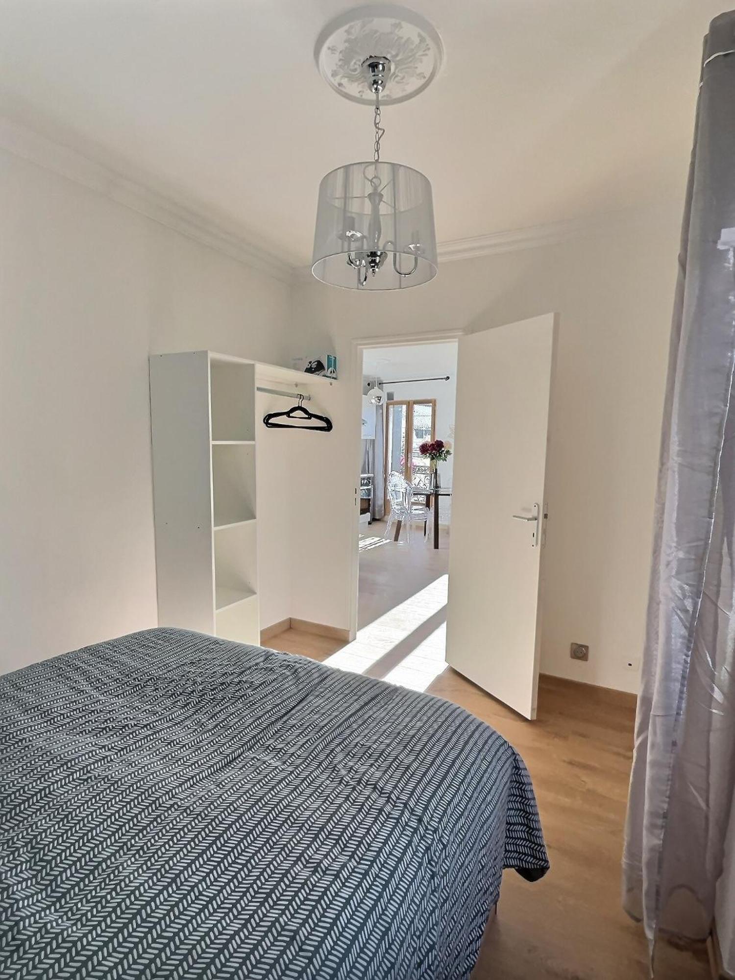 Appartement De Charme Avec Balcon Au Pied Des Commerces Безие Екстериор снимка